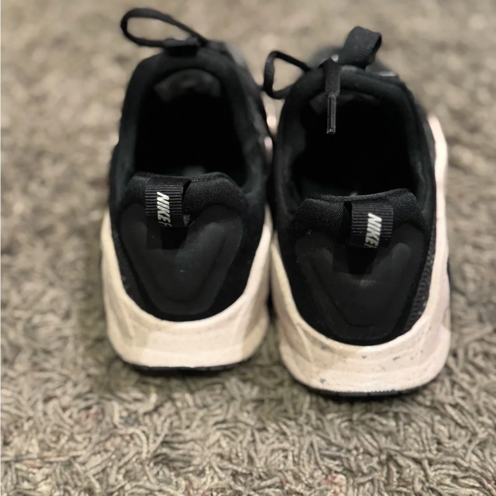 Nike Women's Black and Cream Speckled Metcon - Picture 2 of 4